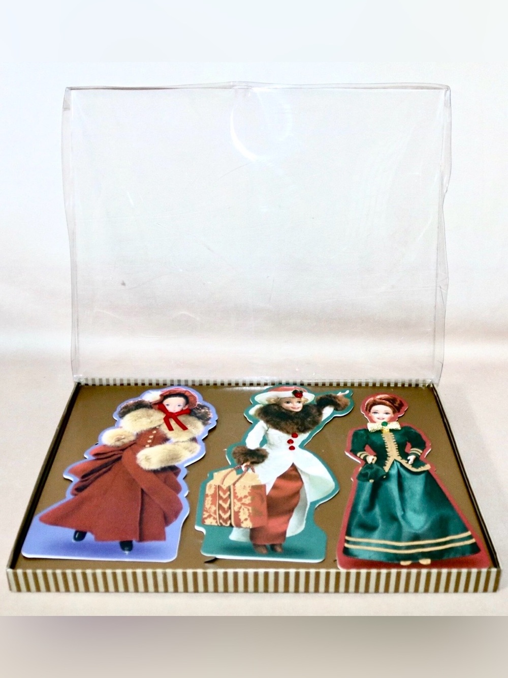 1996 Vintage Hallmark Victorian Christmas Barbie Trifold Card Set with Envelopes - Picture 3 of 6